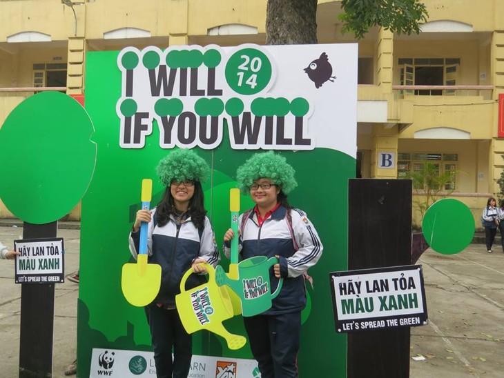 Youngsters in Hanoi engaging in green world activities  - ảnh 1
